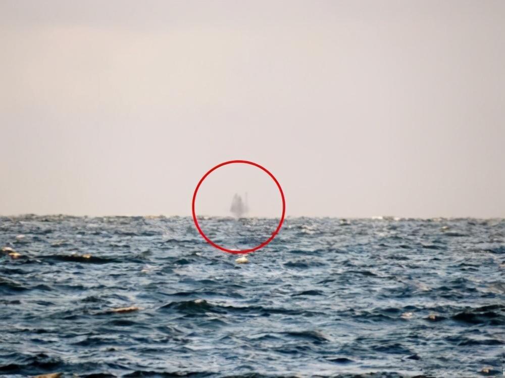 菲利普·曼特勒|克里姆林宫最高机密文件：俄罗斯正与“外星潜艇”进行秘密战争