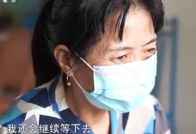 靳东|自称要嫁给靳东的60岁女粉丝，就像拼单的上海名媛一样空虚