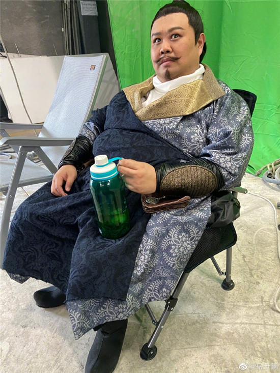 岳云鹏|岳云鹏为孙越庆生，文案数次复制粘贴，德云社文化梗又被刷屏