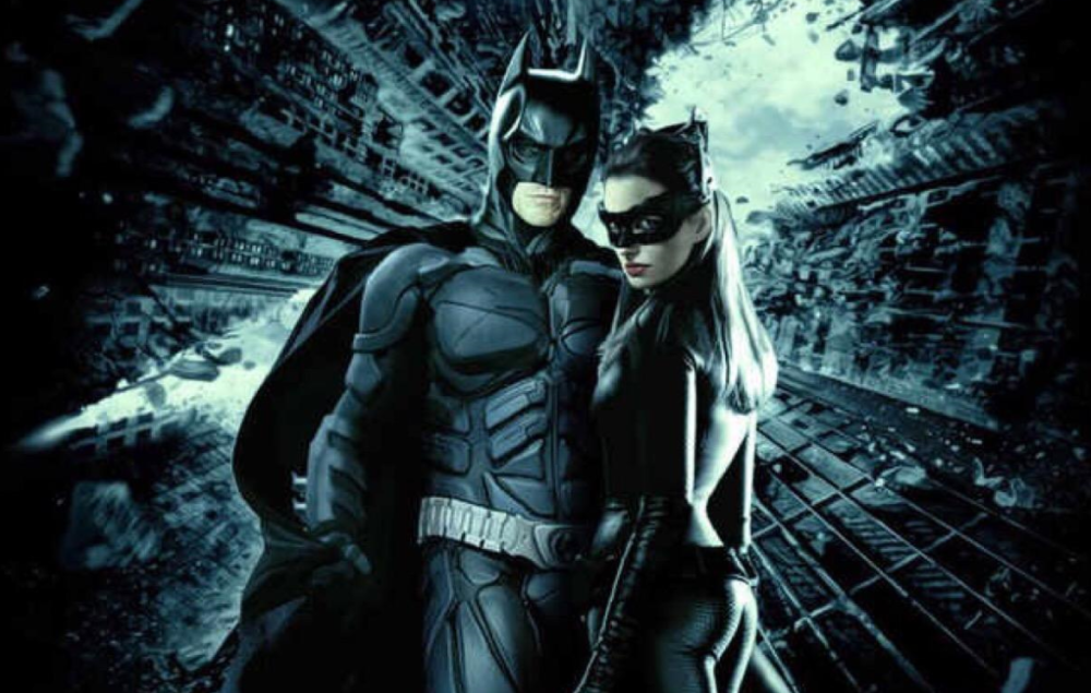 新蝙蝠侠猫女形象曝光气质被漫迷诟病安妮海瑟薇被呼吁回归