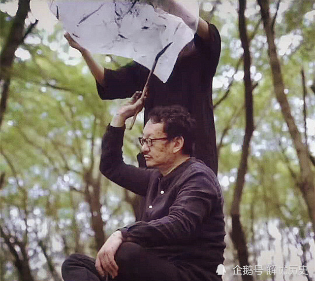 书法|“云书法”火了，大师看都不看用笔瞎划拉，书法乱象究竟何时灭？