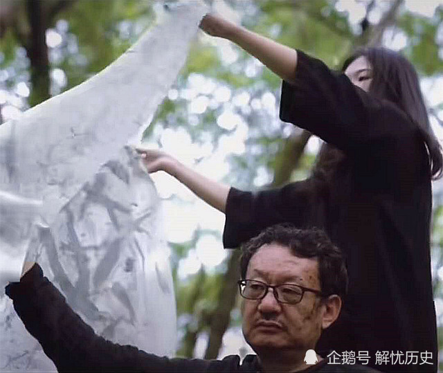 书法|“云书法”火了，大师看都不看用笔瞎划拉，书法乱象究竟何时灭？