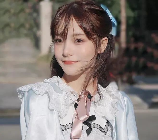 水瓶女长相耐看