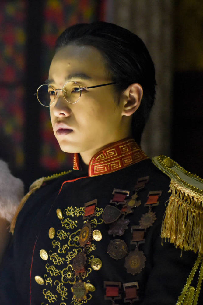 何昶希|何昶希，郭敬明不是在捧你，而是在害你