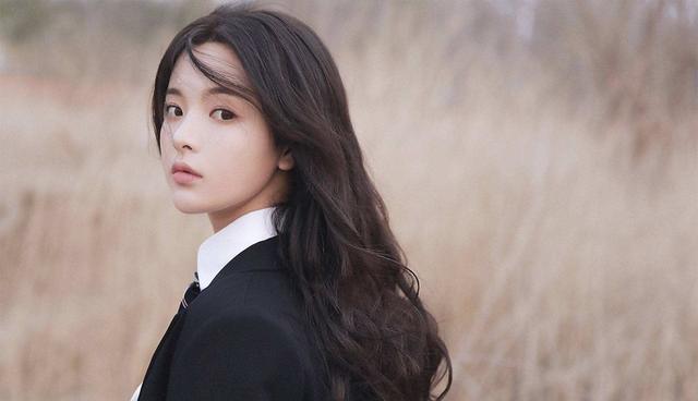 杨超越|张翰也太会撩了，张翰杨超越太甜了，莫名般配呀