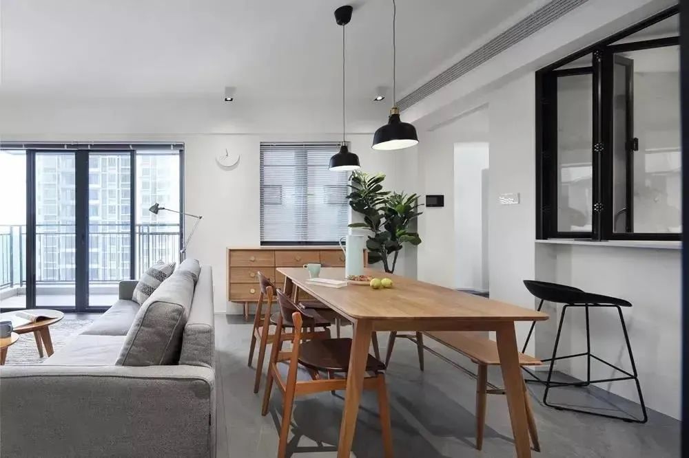 客餐厅一体化设计,堪称小户型空间逆袭篇!_腾讯新闻