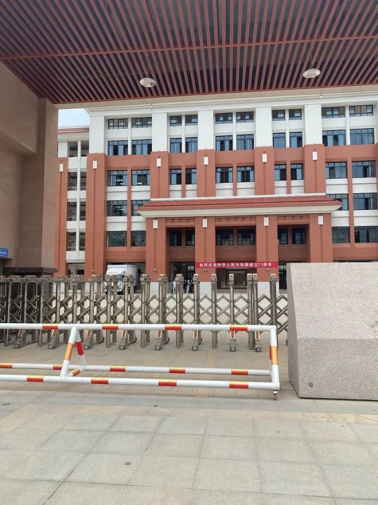 悲剧福建一初中生校园内猝死曾与同学扭打警方最新通报