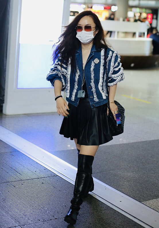 霍思燕|真怀了？霍思燕被疑怀二胎后首现身，小腹明显隆起，衣着宽松孕味浓