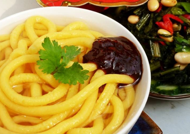 米酵菌酸中毒|一家9口聚餐后中毒，8人身亡！提醒爸妈：这些食物该扔就得扔