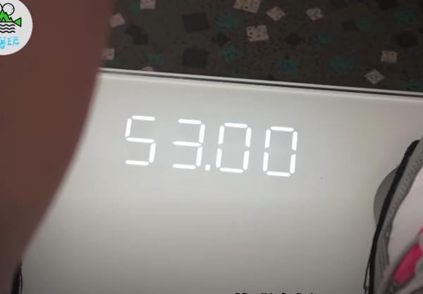 黄云歆扛行李量体重才53公斤 颜永烈 你过着什么苦日子啊 闹着玩 Youtube 阿翔 黄云歆 颜永烈 李欣容