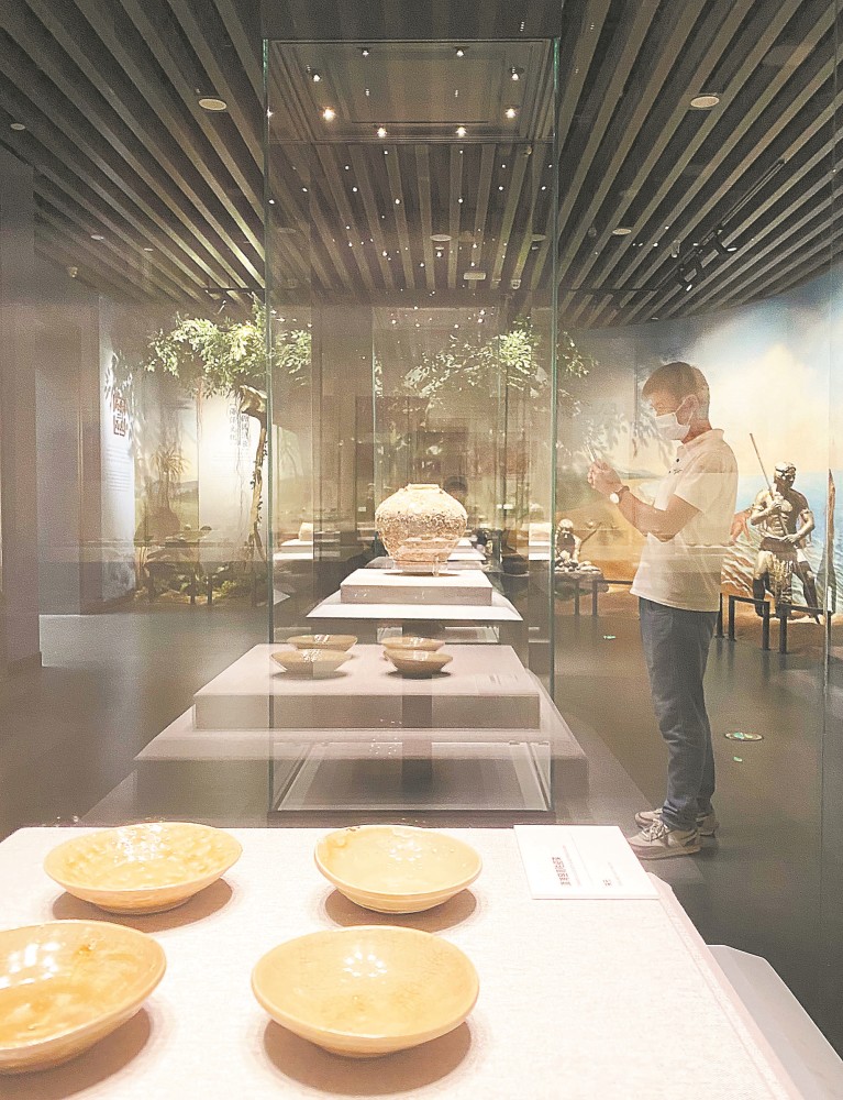 宋元时期的漳浦窑青釉瓷碟    杜正蓝 摄