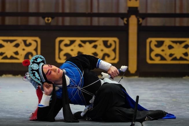 上海戏剧学院|一场学生演出为何吸引70万人在线观看，30万人点赞？