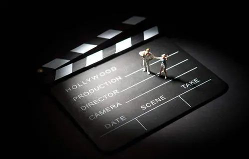 制片区别人和导演一样吗_制片人和导演的区别_制片和导演可以是一个人吗