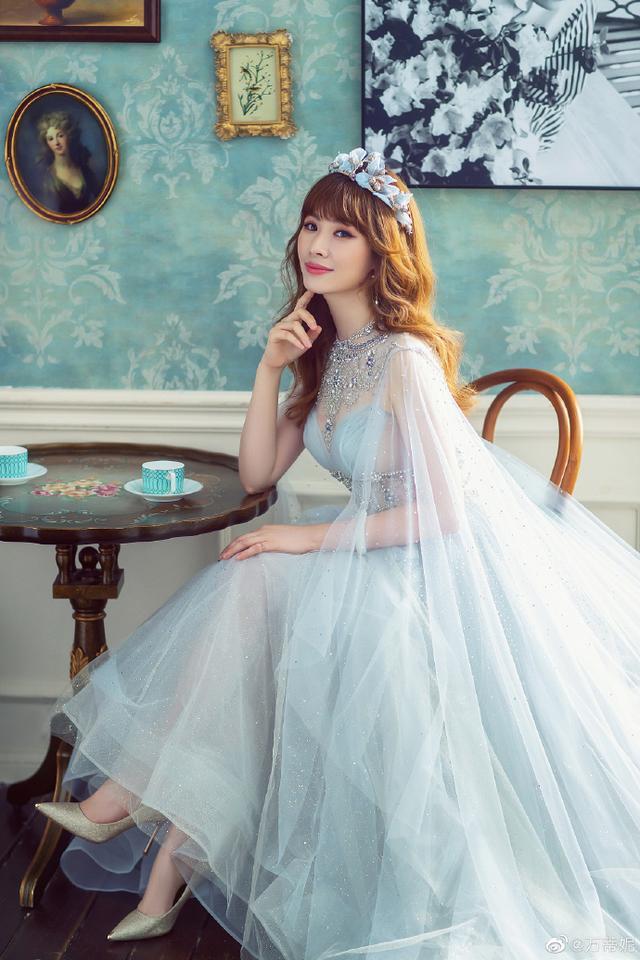 上海smg主播万蒂妮迎40岁生日佟晨洁也来为她庆生