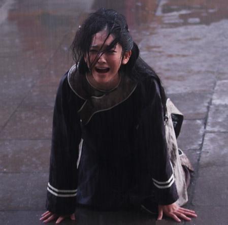 为自己裹了一大圈保鲜膜和黑色塑料袋保温,但因为祺贵人需要情感爆发