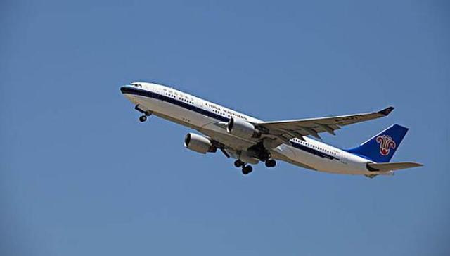 火箭_军事武器|飞机与火箭有什么区别，火箭能够进入太空，飞机到太空上却很吃力