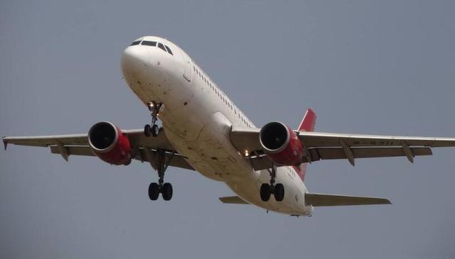 火箭_军事武器|飞机与火箭有什么区别，火箭能够进入太空，飞机到太空上却很吃力