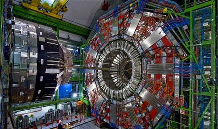 杨振宁|光刻机卡了中芯脖子，如今杨振宁就算身背骂名，也要再阻止这项目