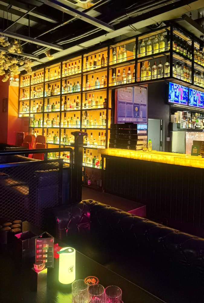 入秋了这家网红小酒馆让你体验不一样的 live house_腾讯新闻