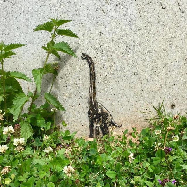 街头艺术|英国“流浪汉”的30张涂鸦照片，破砖烂瓦玩成这样，你考虑它们的感受了么