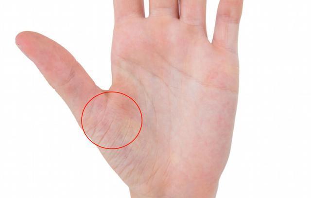 心脏好不好,看手就知道!手上出现这4种"异常",就要当心了