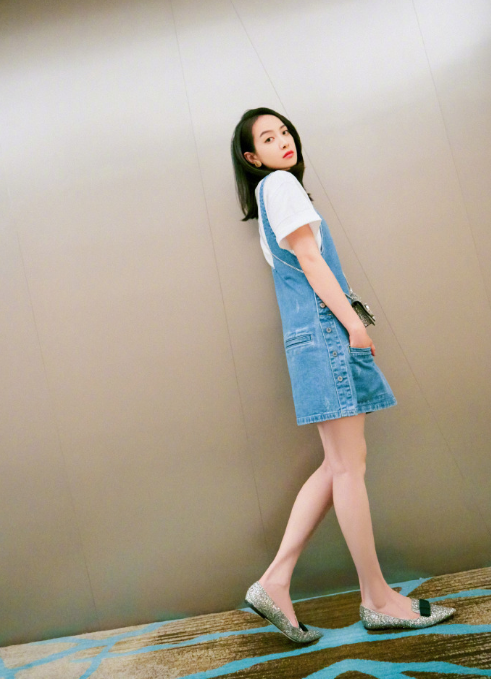 金鹰女神|一出好戏？谭松韵经纪人点赞“陪跑”金鹰女神，宋茜备受观众质疑