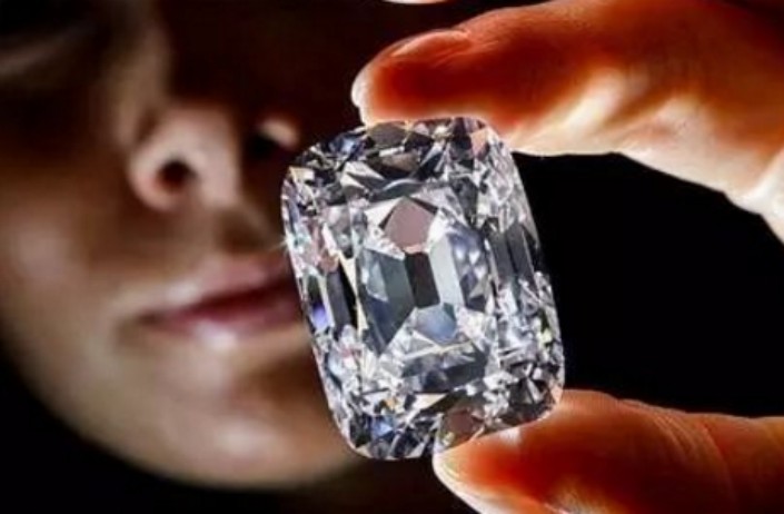 珠宝|人造钻石与天然钻石已无差别，你还会买天然钻石吗？