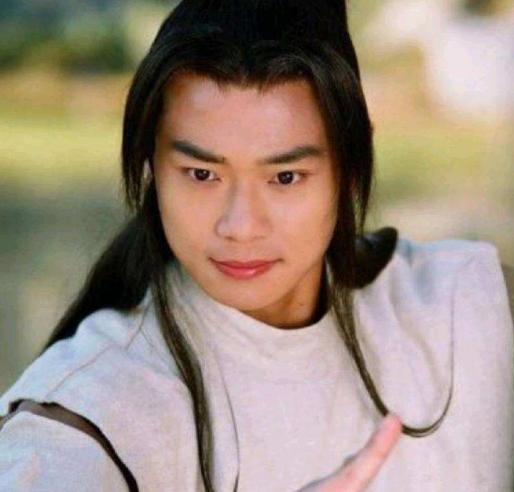 蓝盈莹|有种差距叫分手一年后，蓝盈莹还是“老样子”，曹骏却判若两人