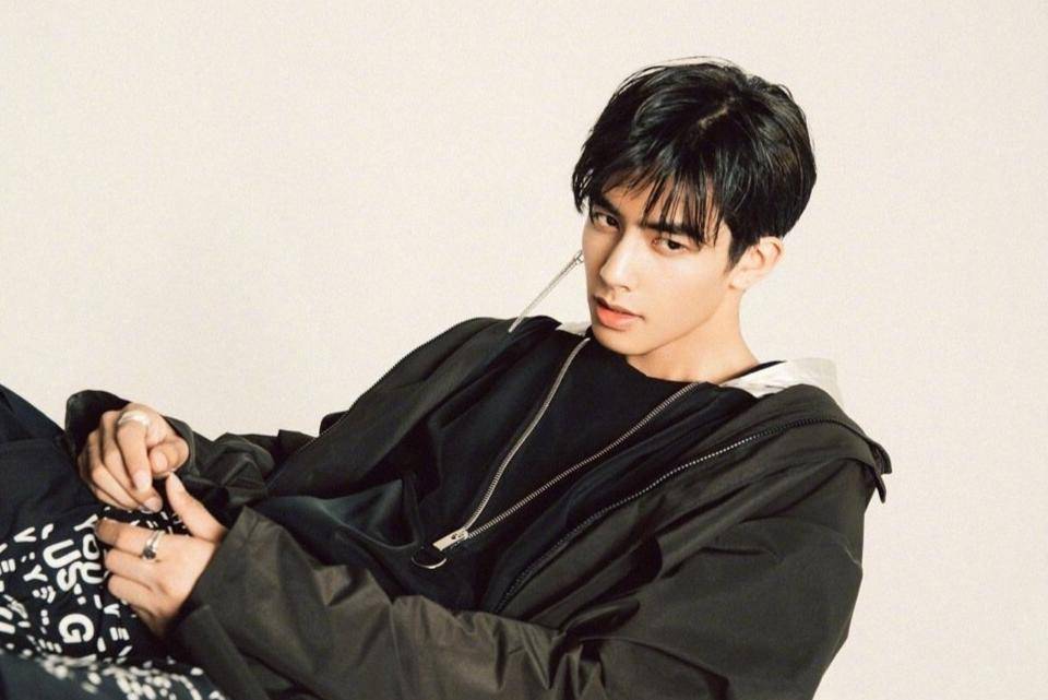 宋威龙|陈星旭绯闻曝光后，宋威龙无辜躺枪，95后小生被指都是“恋爱脑”