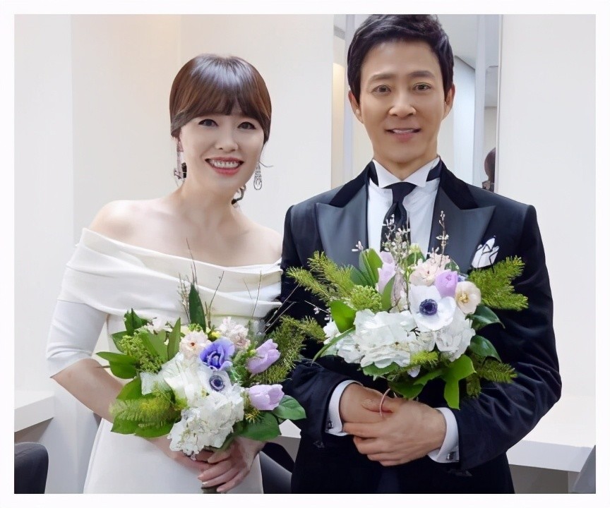 他们是韩国模范夫妻,丈夫是圈中有名美男,妻子曾为拍戏丢了孩子_腾讯