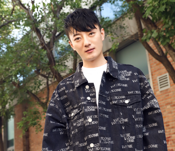 董璇|恋情再添佐证？董璇苏小玎同晒四宫格照打卡，被扒在同一地点拍摄