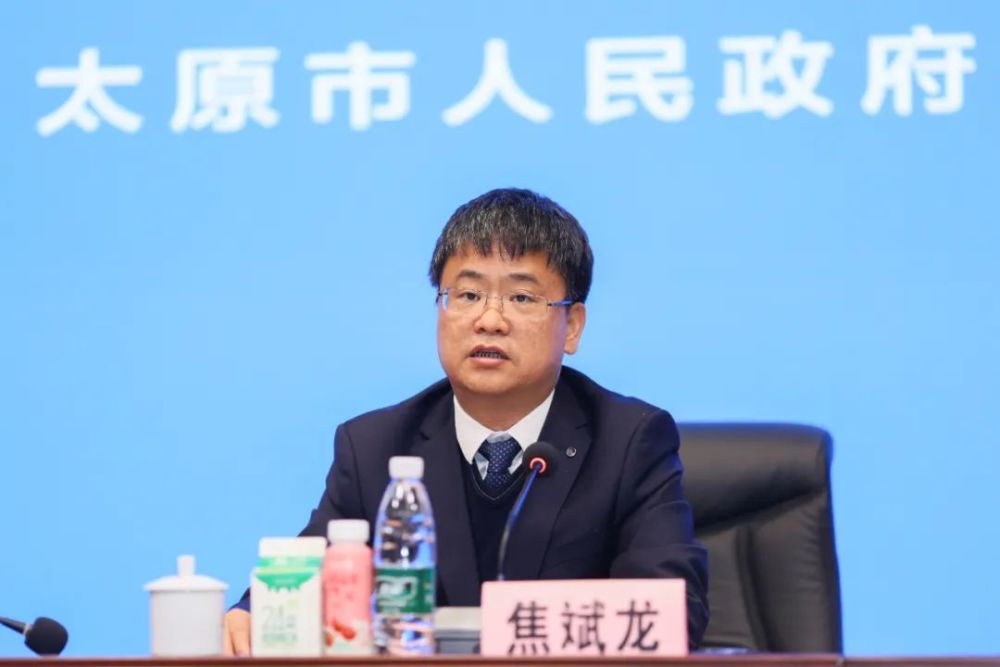 太原市人民政府副秘书长常跃平,太原市体育局局长梁勇,山西九牛牧业