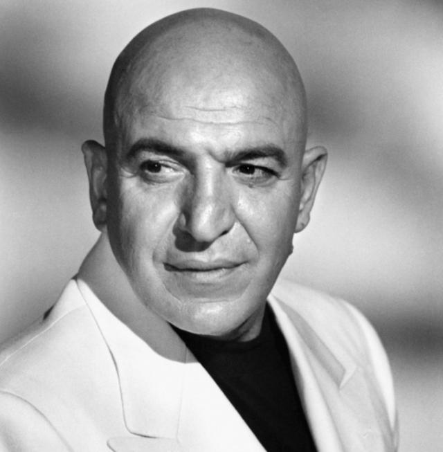 另一位则是性格演员泰利·萨瓦拉斯(telly savalas),演戏无数,但鲜有