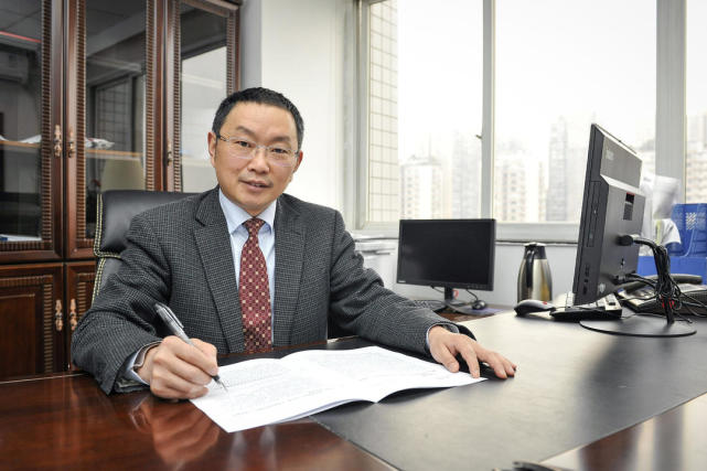 四川健康扶贫云对话|四川省卫健委主任何延政:打破疾病与贫困的恶循环