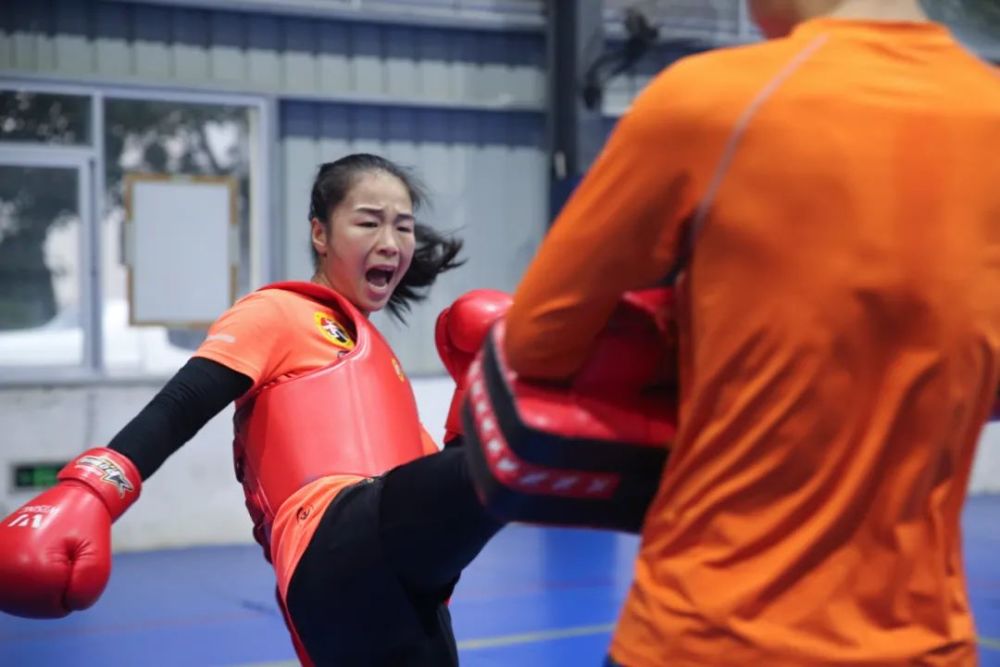 也与大多数练散打的女孩一样,林慧敏成为女子散打运动员也是"意外".