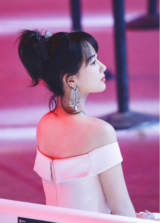 杨紫|杨紫还能靠脸撑多久？