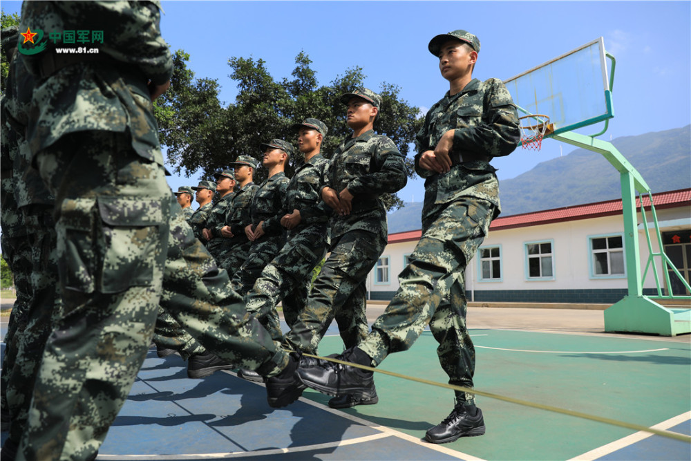 新兵满月礼00后新战友这样成长在军营