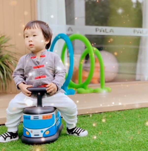 张纪中|张纪中娇妻把一岁半儿子送幼儿园，寄宿在校，在家为老公酿桂花酒