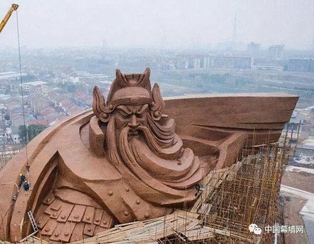 荆州|高58米，耗资15亿！全球最大“关公像”，如今或将被拆除