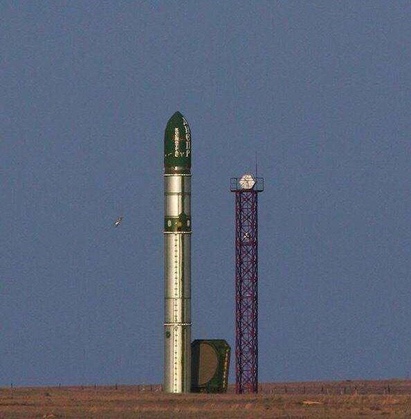 ss-18导弹在设计中,特别注重了对导弹大推力的设计,其有效载荷高达近9