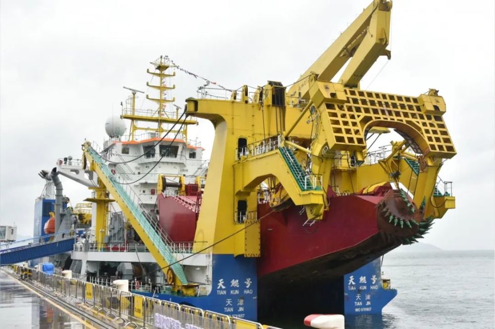 深大附中|深大附中“精灵之羽”合唱团放歌中国海博会