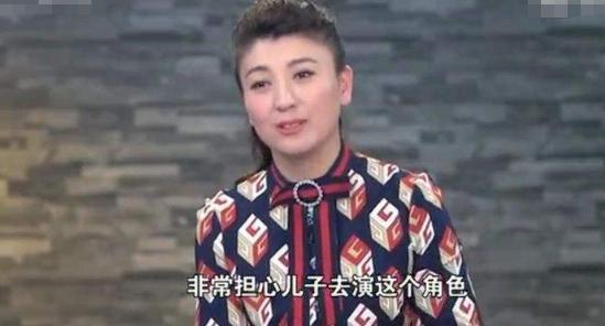 闫学晶|48岁闫学晶二婚老公正面疑曝光，为其高龄生女，前夫是富豪老板