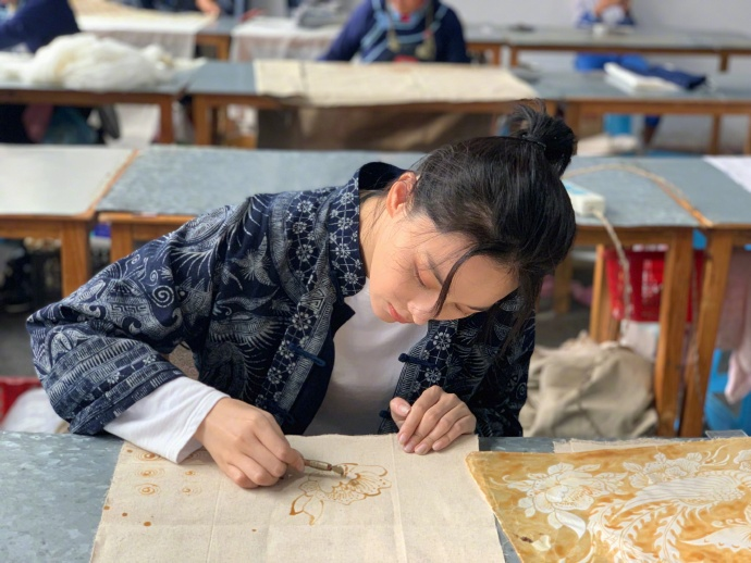 张馨予|张馨予发文讲述梦境，自动变性暴揍渣男，不愧为娱乐圈最飒军嫂