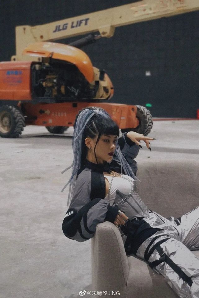 专访|朱婧汐:"我在学着如何游泳"