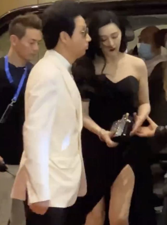 范冰冰|范冰冰压轴走红毯，遇刮风天气，秀发飞扬被赞绝美