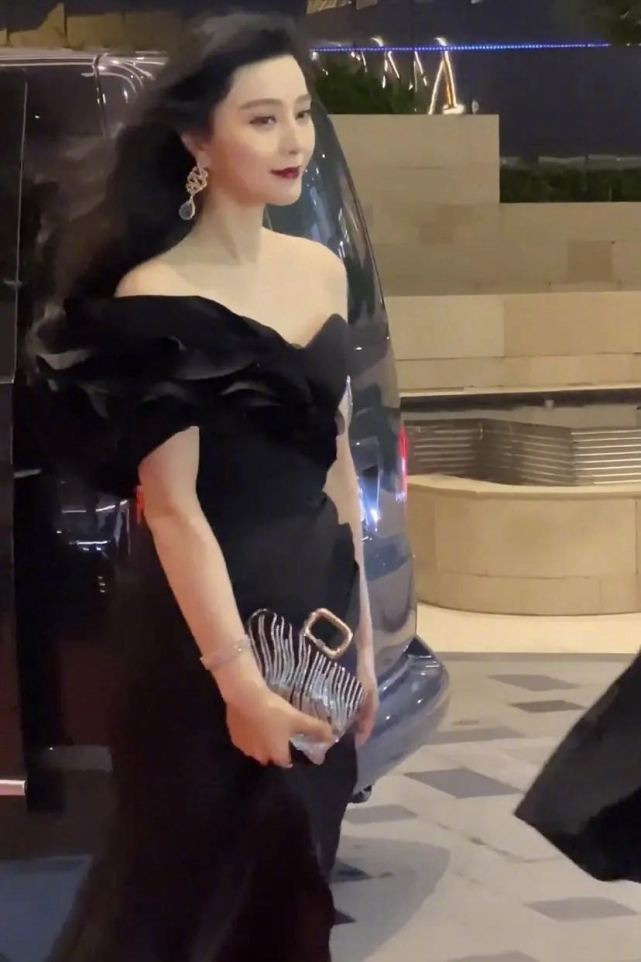 范冰冰|范冰冰压轴走红毯，遇刮风天气，秀发飞扬被赞绝美