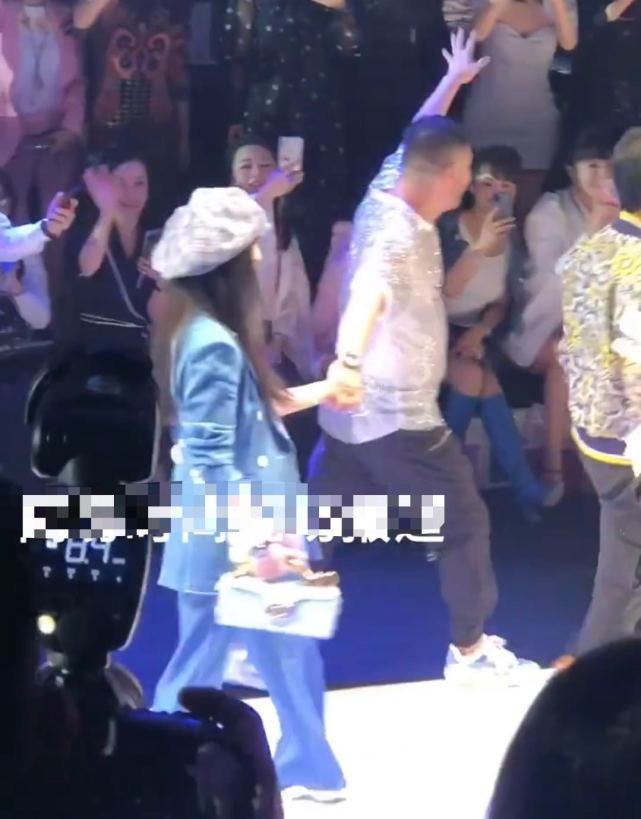 范冰冰|范冰冰压轴走红毯，遇刮风天气，秀发飞扬被赞绝美