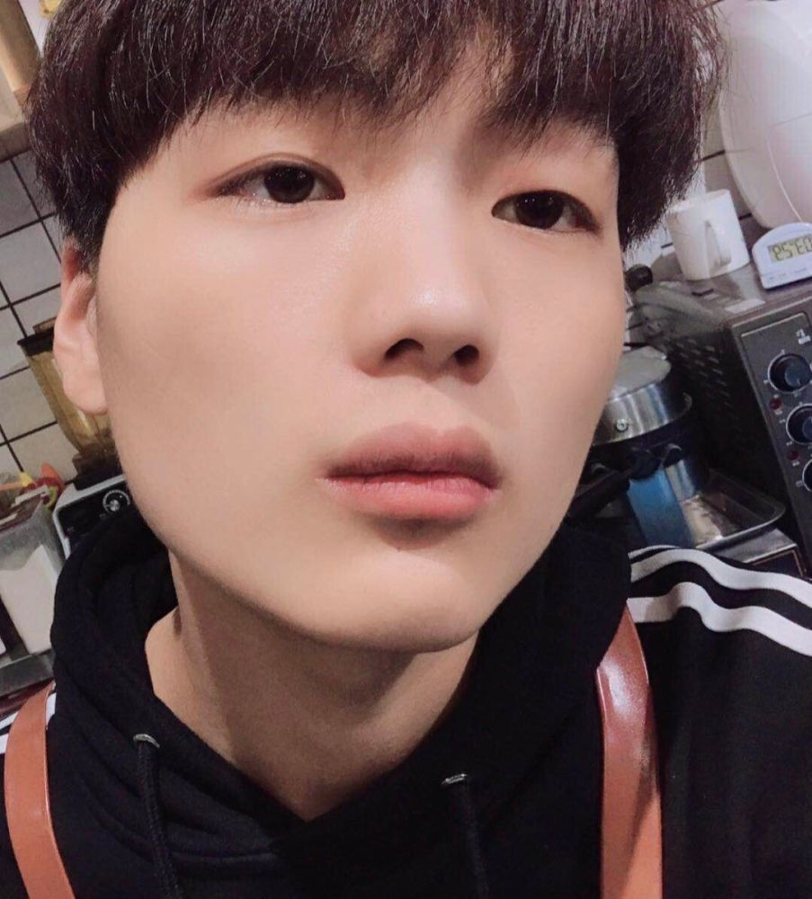 1个巴掌涨235000粉被揍出来的网红张若宇做对了什么