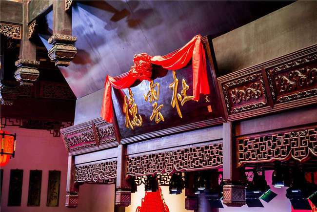 郭德纲|他四岁进入德云社，是年纪最小的鹤字科徒弟，父亲是郭德纲的恩人