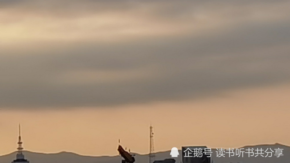 云和|云和楼和谐地结合在一起，不分彼此